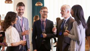8 Ideas for Effective Networking at Hybrid Events